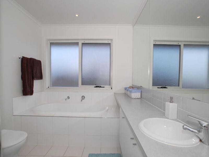 9 St. George Crescent, Heatherton VIC 3202