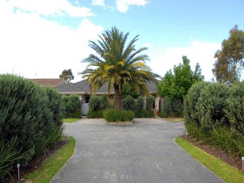 304C Warrigal Road, Cheltenham VIC 3192