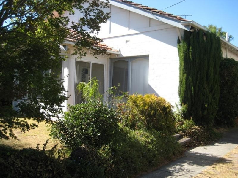 8 Sinclair Street, Cheltenham VIC 3192