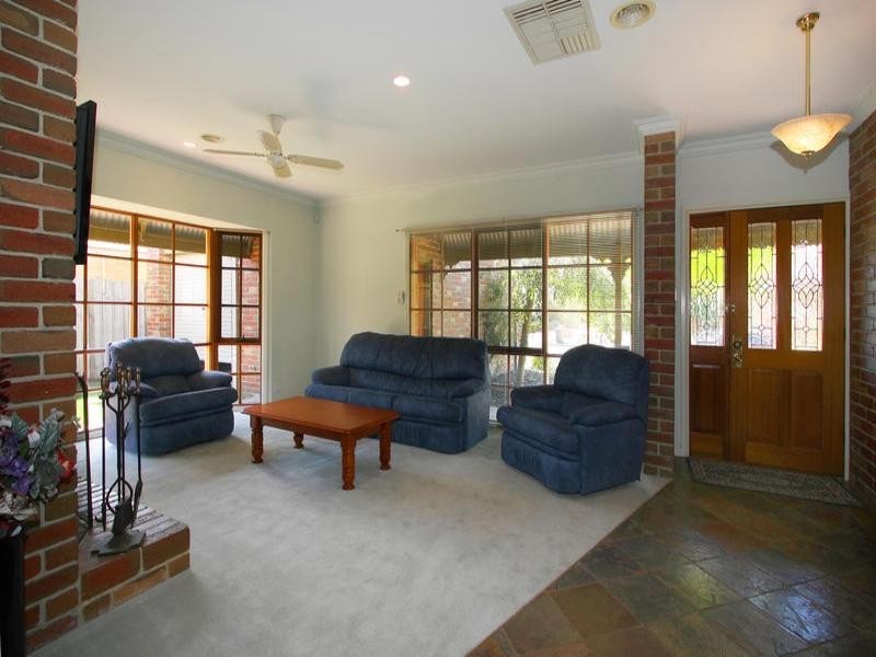 32 Higgins Close, Dingley Village VIC 3172
