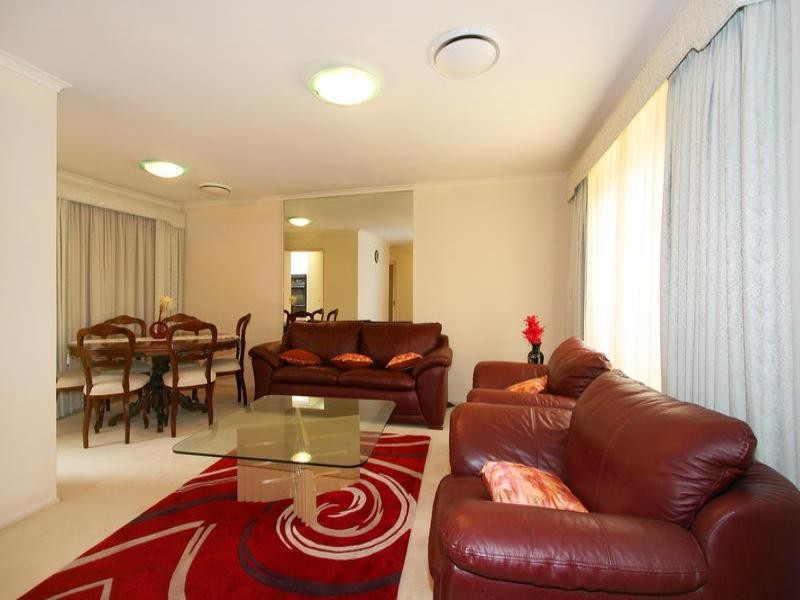 4 Swan Place, Dingley Village VIC 3172