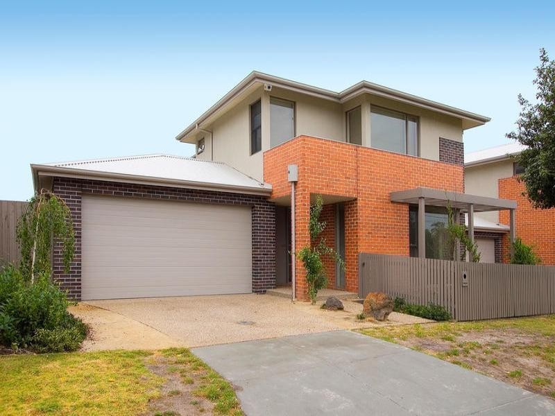 21 Walker Grove, Cheltenham VIC 3192