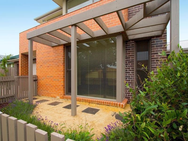 21 Walker Grove, Cheltenham VIC 3192