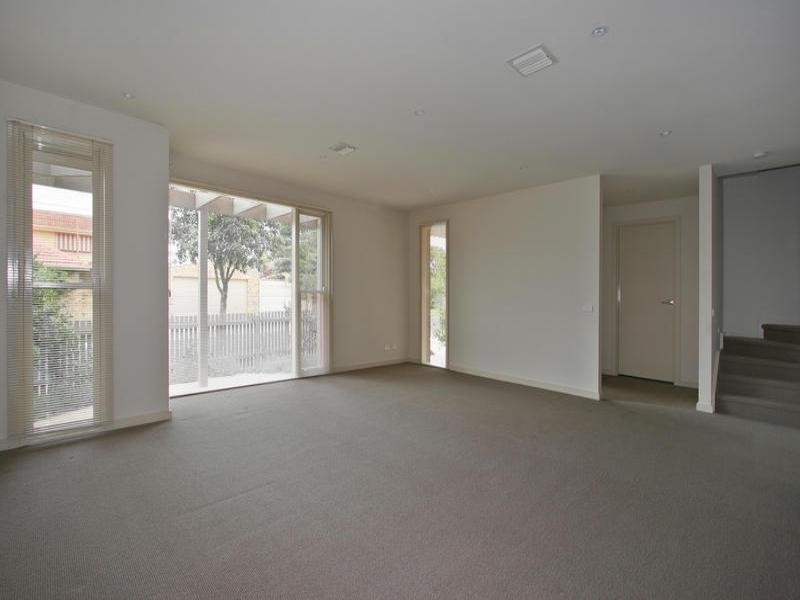 21 Walker Grove, Cheltenham VIC 3192