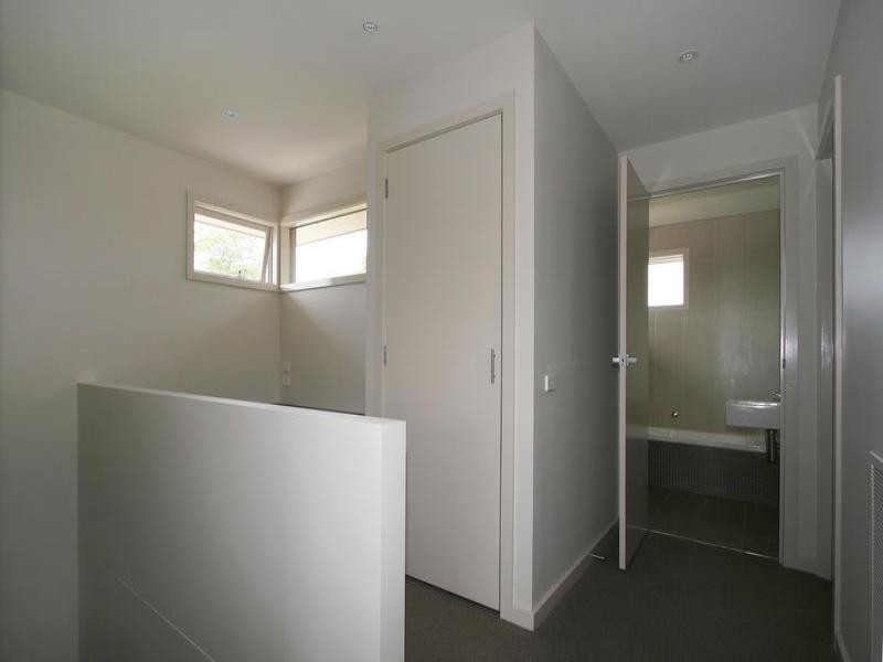 21 Walker Grove, Cheltenham VIC 3192
