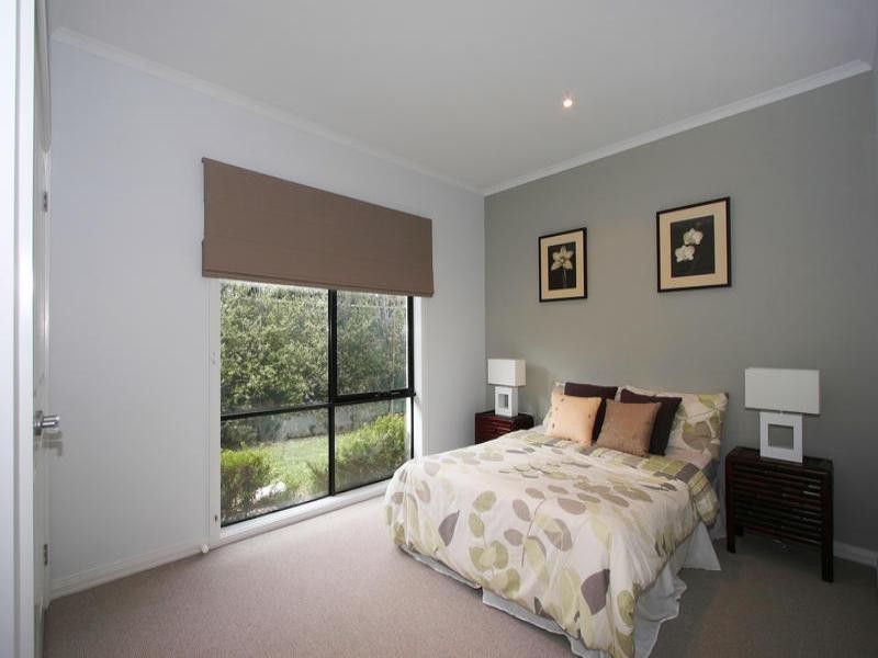 16 Burdekin Boulevard, Waterways VIC 3195