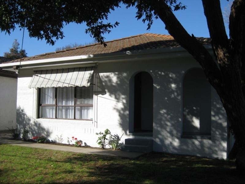 2/18 Jack Road, Cheltenham VIC 3192