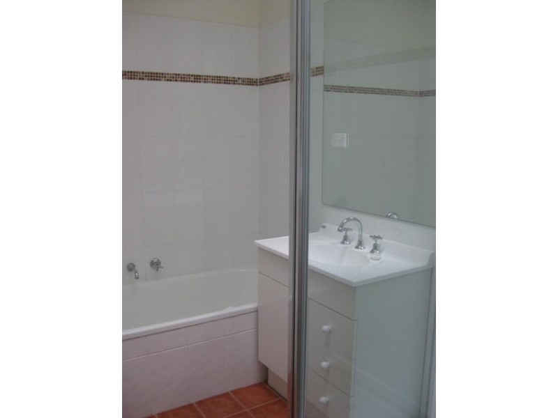 2/18 Jack Road, Cheltenham VIC 3192