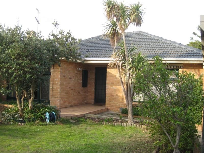 2 Mena Avenue, Cheltenham VIC 3192