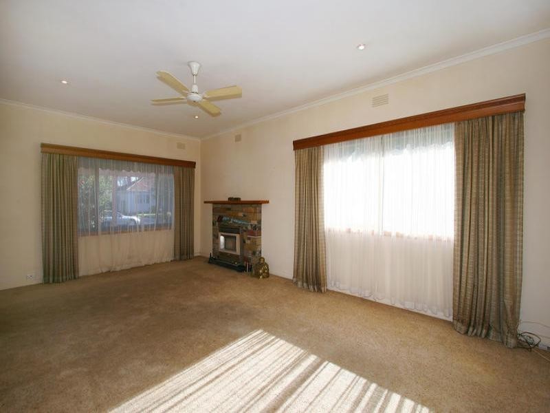 18 Golfview Road, Heatherton VIC 3202