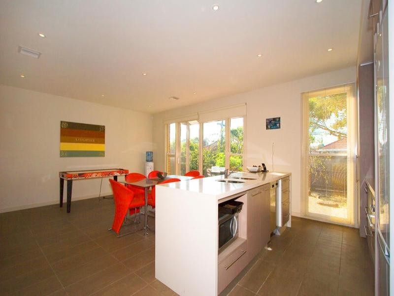 52 Centre Dandenong Road, Cheltenham VIC 3192