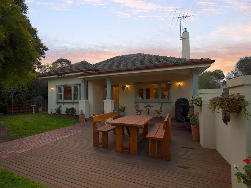 1/3 Barker Street, Cheltenham VIC 3192