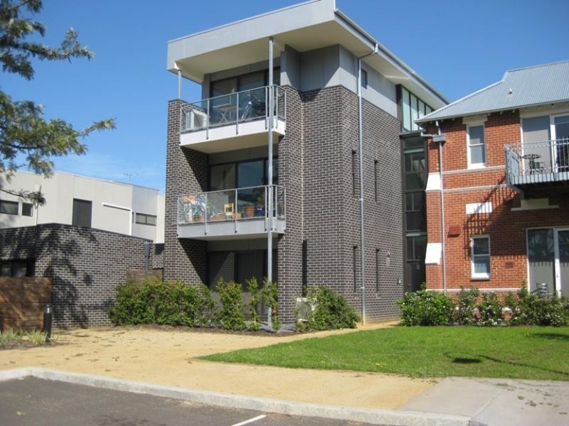 3/3 Evergreen Circuit, Cheltenham VIC 3192