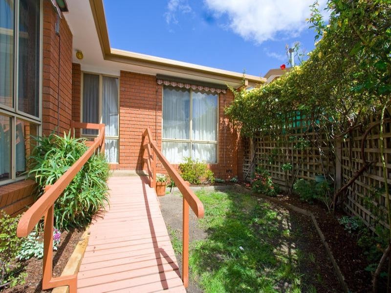 10/11 Hannah Street, Cheltenham VIC 3192