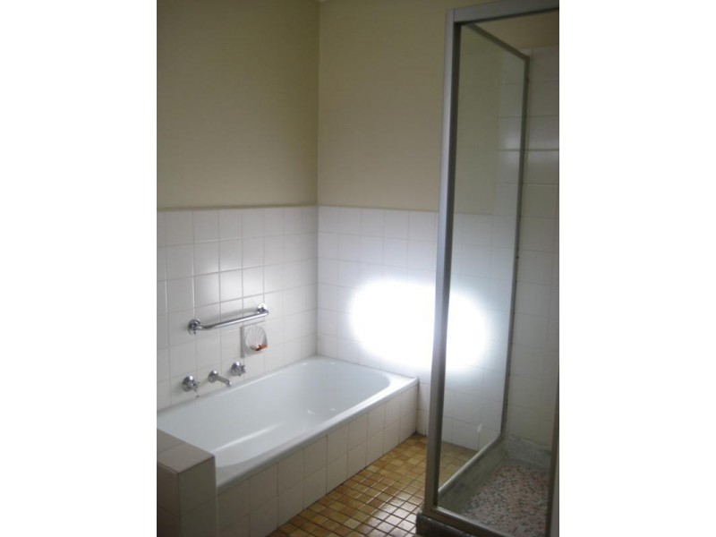 42 Lorna Street, Cheltenham VIC 3192