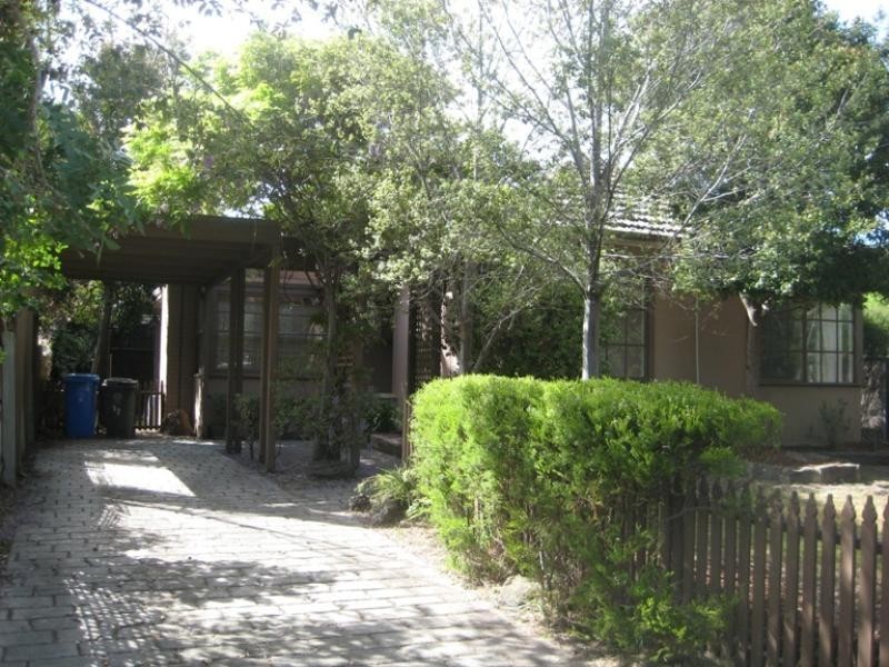 1/32 Barnett Street, Hampton VIC 3188