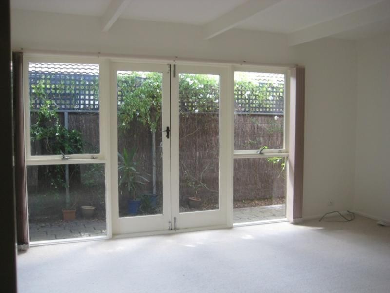 1/32 Barnett Street, Hampton VIC 3188