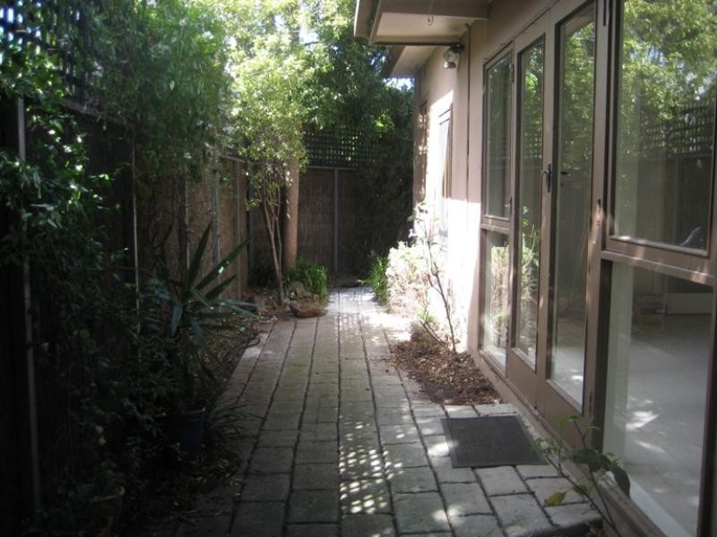 1/32 Barnett Street, Hampton VIC 3188