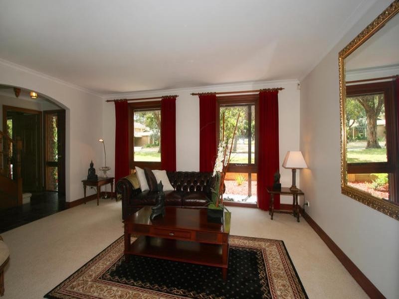 13 Golflinks Crescent, Dingley Village VIC 3172