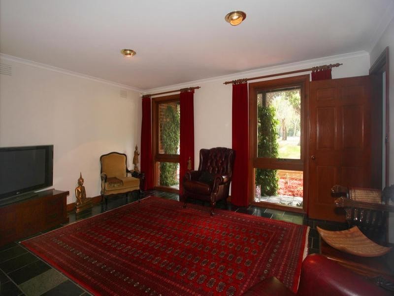 13 Golflinks Crescent, Dingley Village VIC 3172