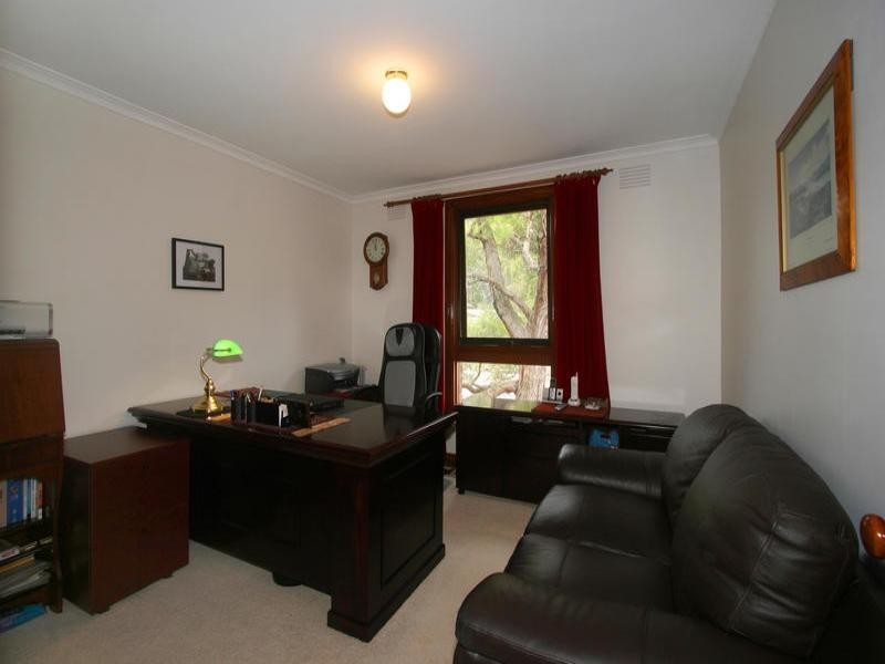 13 Golflinks Crescent, Dingley Village VIC 3172