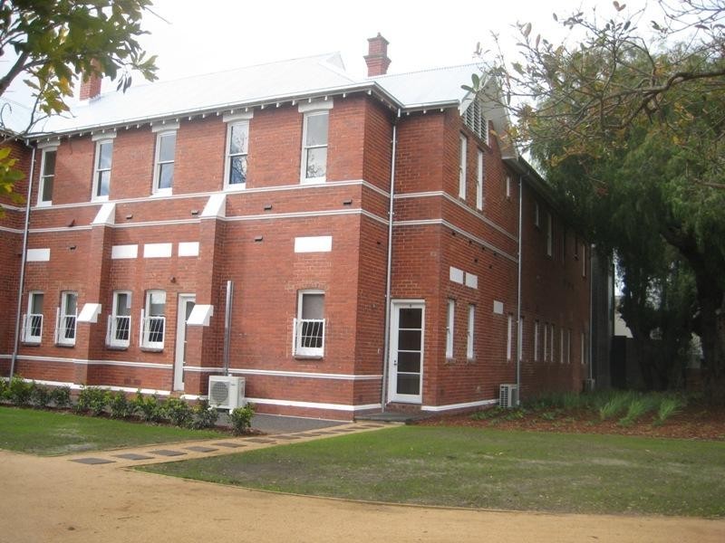8/3 Evergreen Circuit, Cheltenham VIC 3192