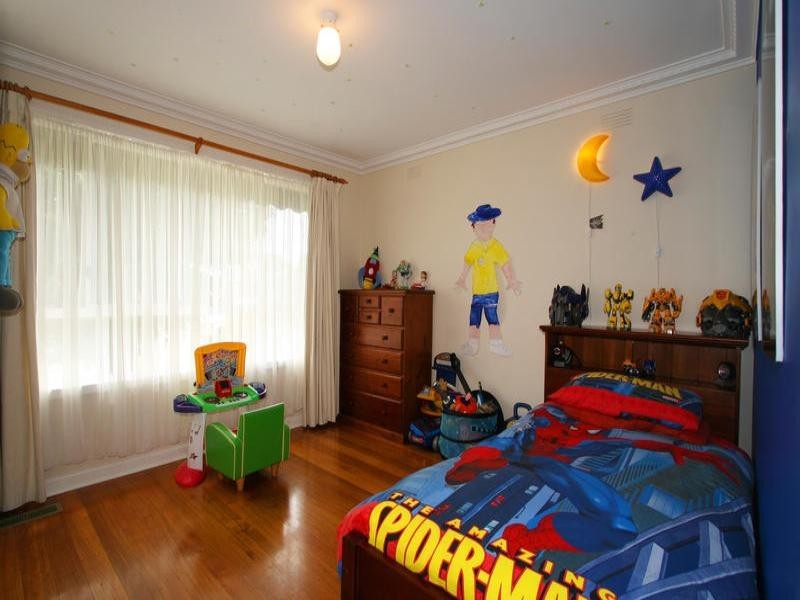 1 Sharan Avenue, Mentone VIC 3194