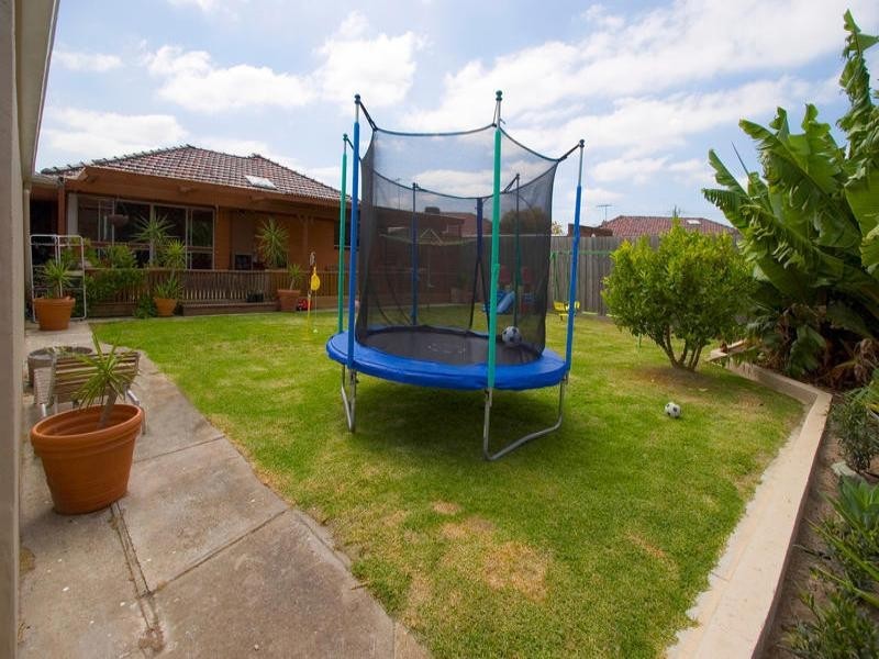 1 Sharan Avenue, Mentone VIC 3194