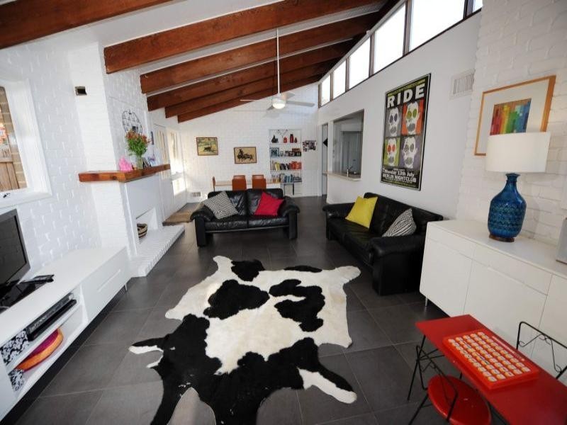 8 Snowdon Drive, Cheltenham VIC 3192