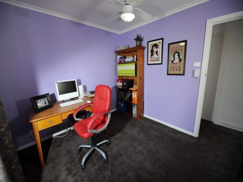 8 Snowdon Drive, Cheltenham VIC 3192