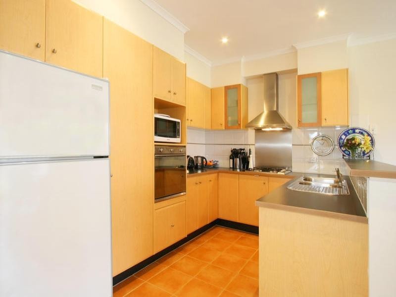 8 Travers Walk, Heatherton VIC 3202