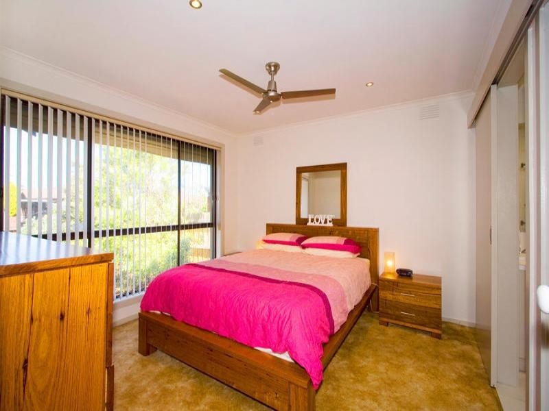 35 Benkel Avenue, Cheltenham VIC 3192