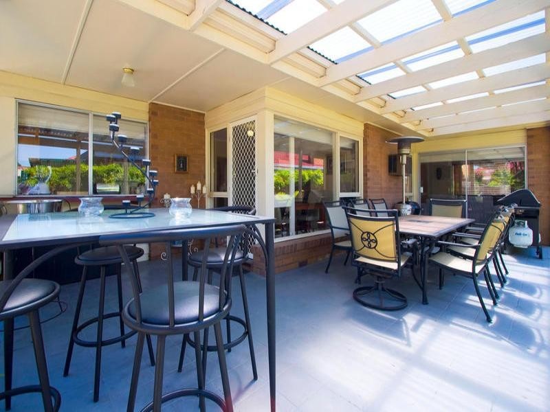 18 Alray Drive, Cheltenham VIC 3192