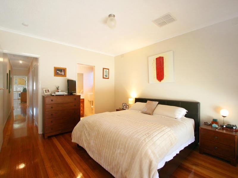 18 Alray Drive, Cheltenham VIC 3192