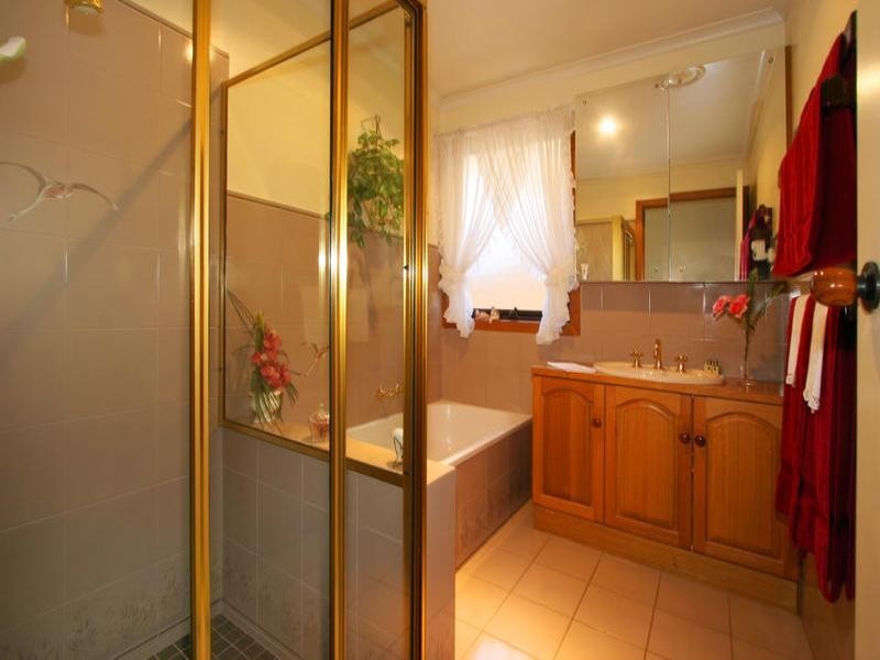 11 Cannery Place, Dingley Village VIC 3172