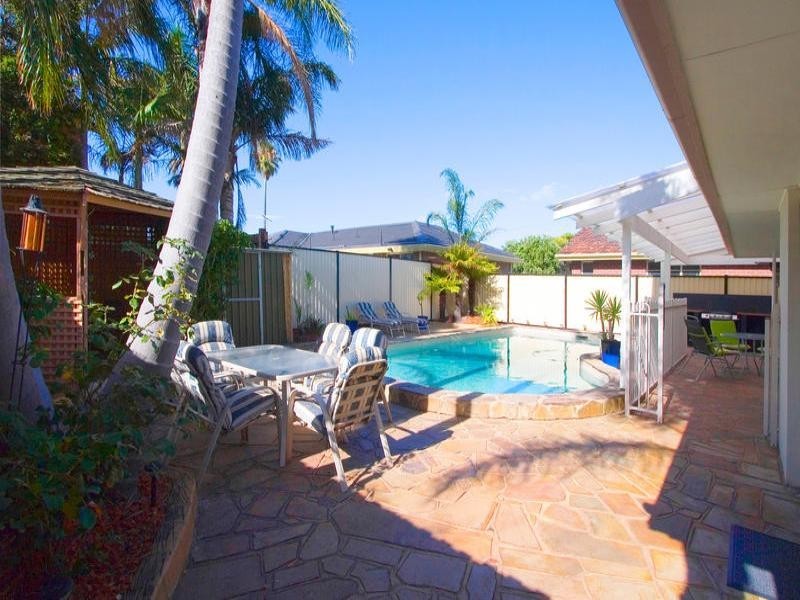 11 Snowdon Drive, Cheltenham VIC 3192