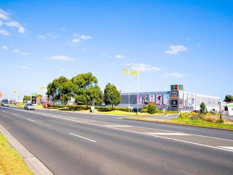 11 Snowdon Drive, Cheltenham VIC 3192