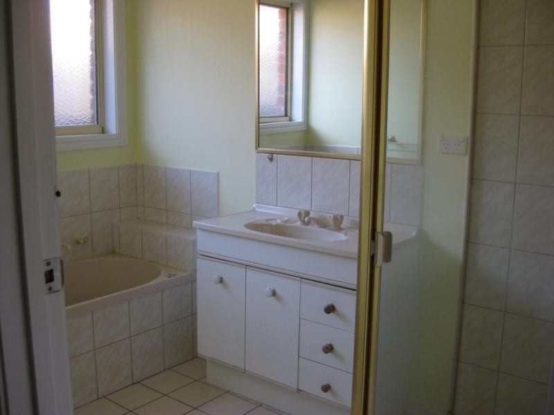 2/28 Agnes Street, Noble Park VIC 3174