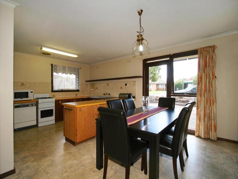 4 Craig Court, Cheltenham VIC 3192