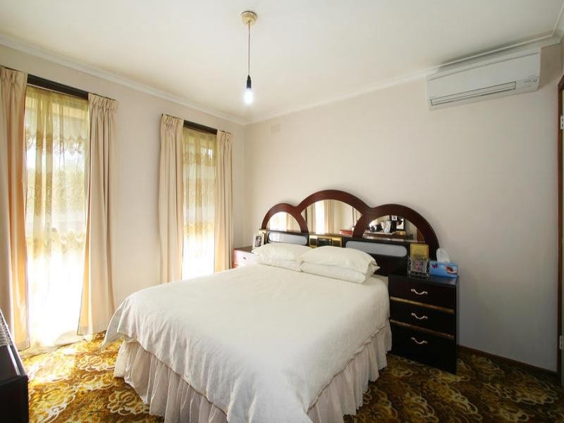 4 Craig Court, Cheltenham VIC 3192
