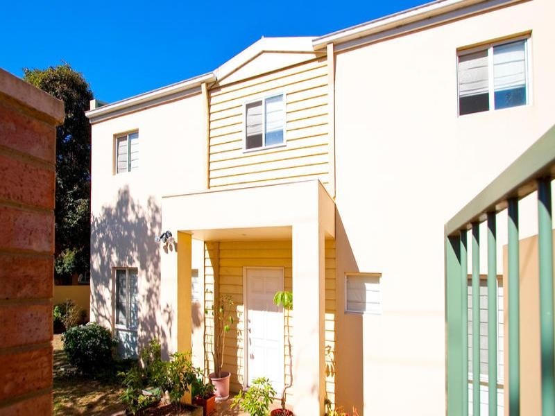 1/212-214 Charman Road, Cheltenham VIC 3192