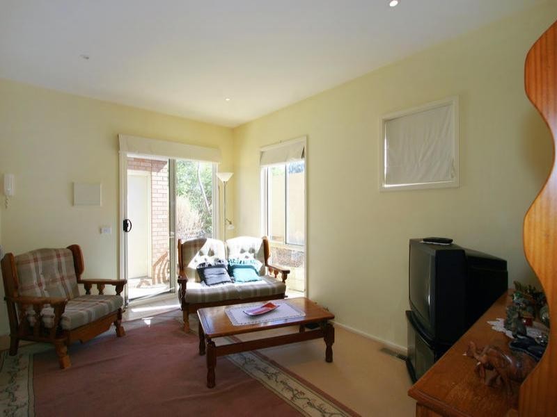 1/212-214 Charman Road, Cheltenham VIC 3192