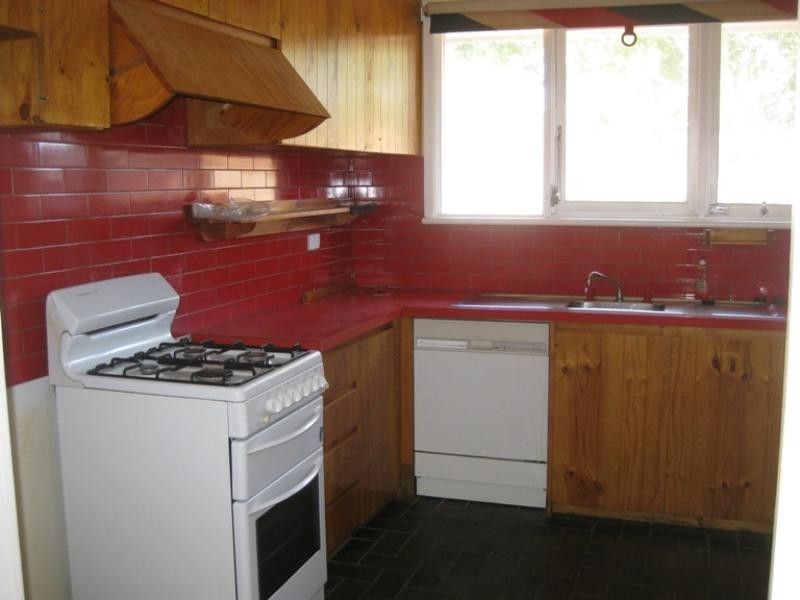 2 Rosewarne Avenue, Cheltenham VIC 3192