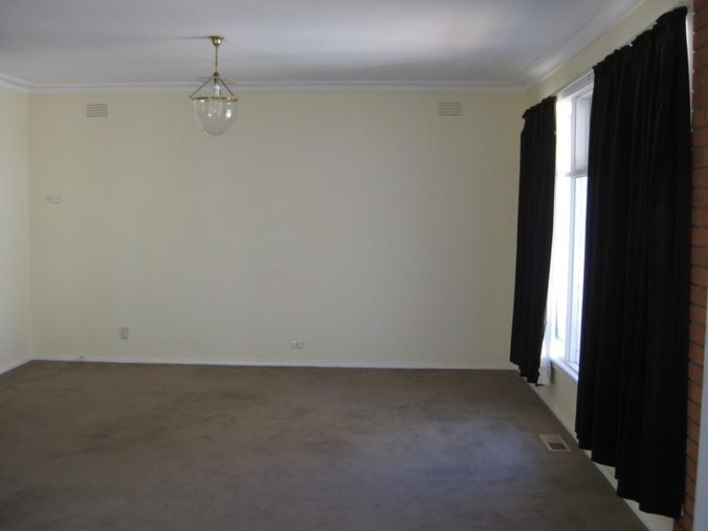 2 Rosewarne Avenue, Cheltenham VIC 3192