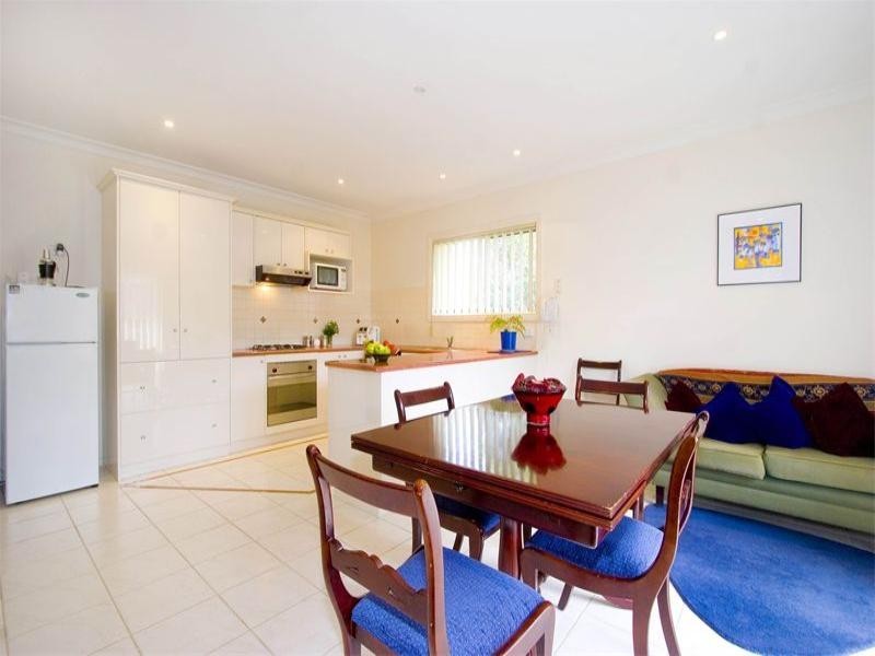 2 Walker Grove, Cheltenham VIC 3192