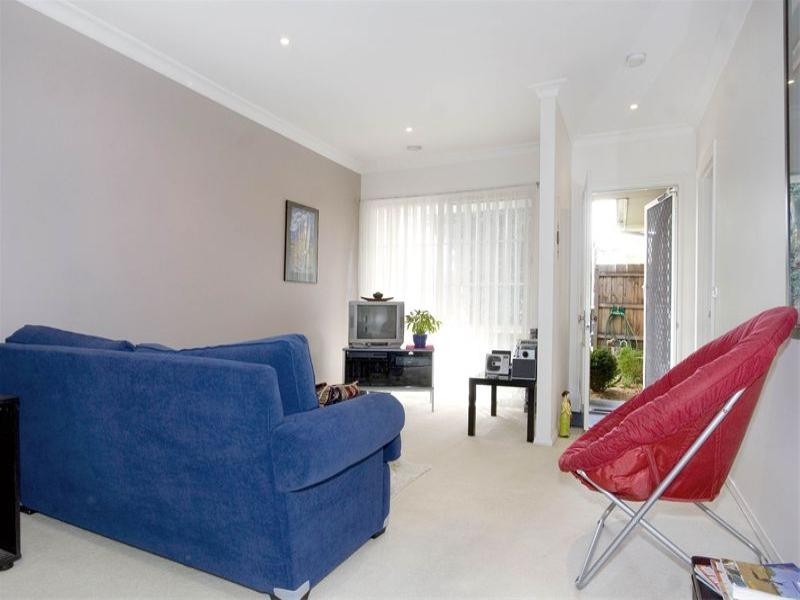 2 Walker Grove, Cheltenham VIC 3192