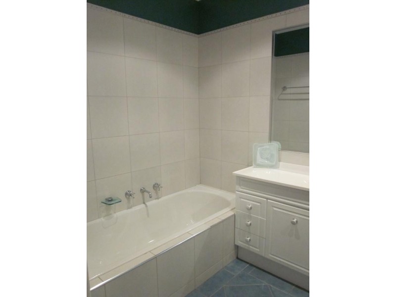 20 Moonda Grove, Cheltenham VIC 3192