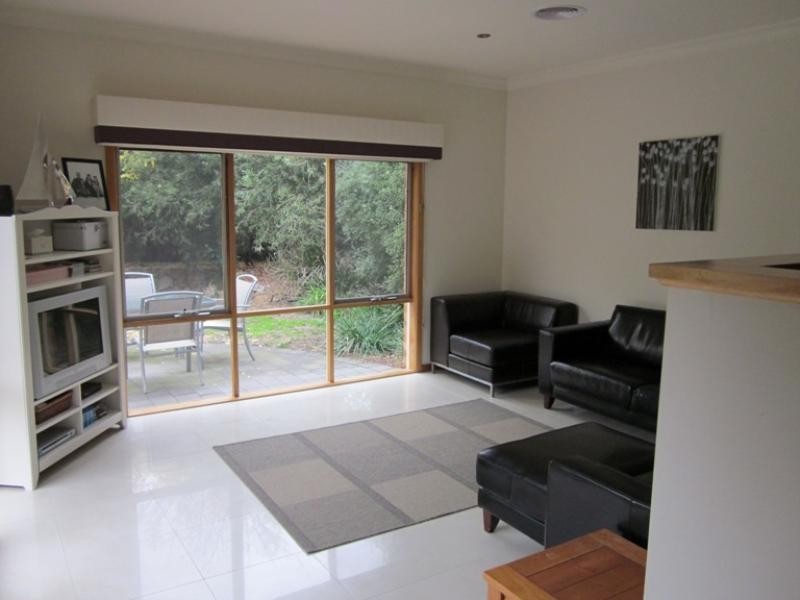 20 Moonda Grove, Cheltenham VIC 3192