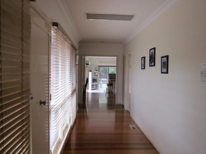 20 Moonda Grove, Cheltenham VIC 3192