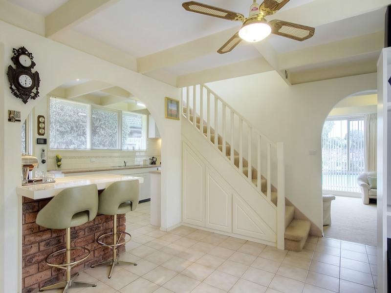 18 Snowdon Drive, Cheltenham VIC 3192